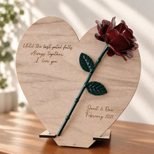 Cargar imagen en el visor de la galería, Corazón con rosa forjada, madera oscura