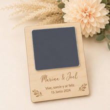Cargar imagen en el visor de la galería, Espejo de bolso con grabado personalizado