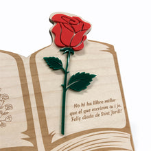 Cargar imagen en el visor de la galería, Libro de madera Sant Jordi, con rosa y dedicatoria