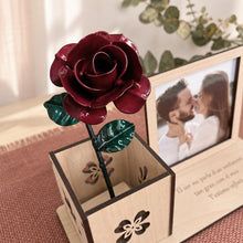 Cargar imagen en el visor de la galería, Marco de fotos con dedicatoria personalizada y rosa forjada