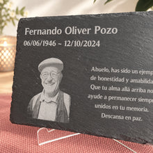 Cargar imagen en el visor de la galería, Pizarra conmemorativa con FOTO grabada