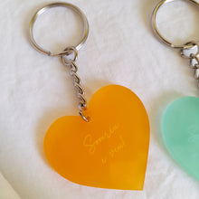 Cargar imagen en el visor de la galería, Llavero Corazón color