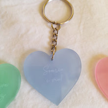 Cargar imagen en el visor de la galería, Llavero Corazón color