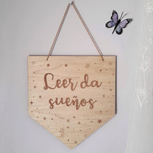 Cargar imagen en el visor de la galería, Banderín Leer da sueños