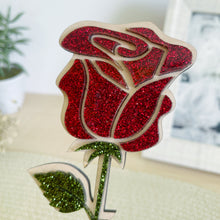 Cargar imagen en el visor de la galería, Rosa de madera y metacrilato glitter