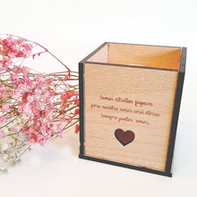 Cargar imagen en el visor de la galería, Portavelas de madera personalizado